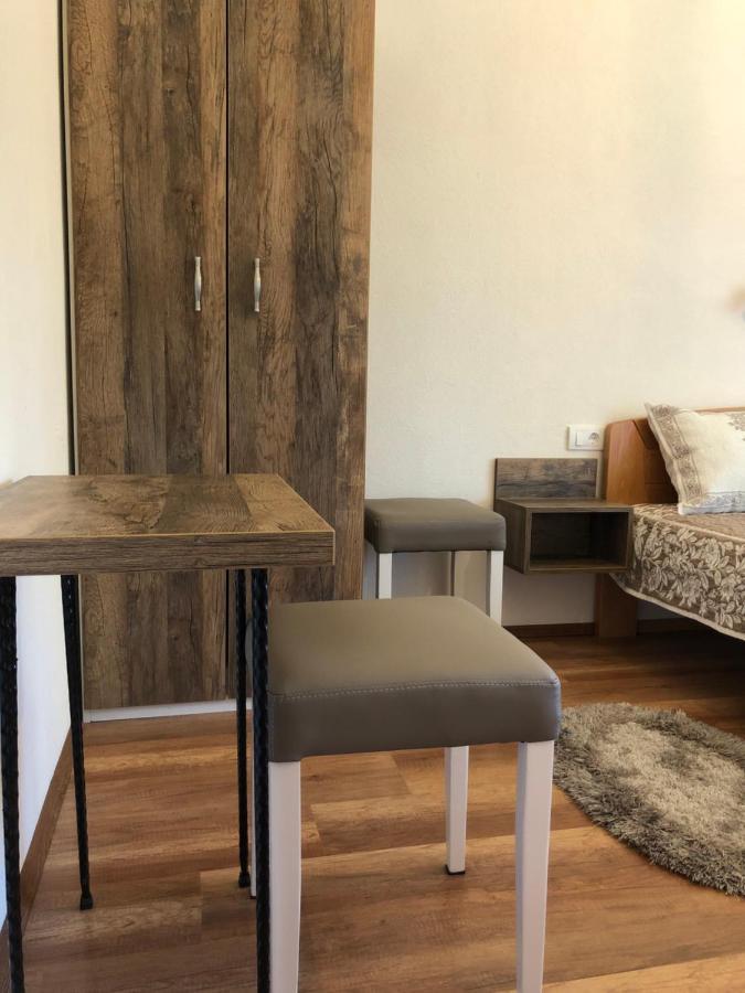 Guesthouse D&D Licko Petrovo Selo Экстерьер фото
